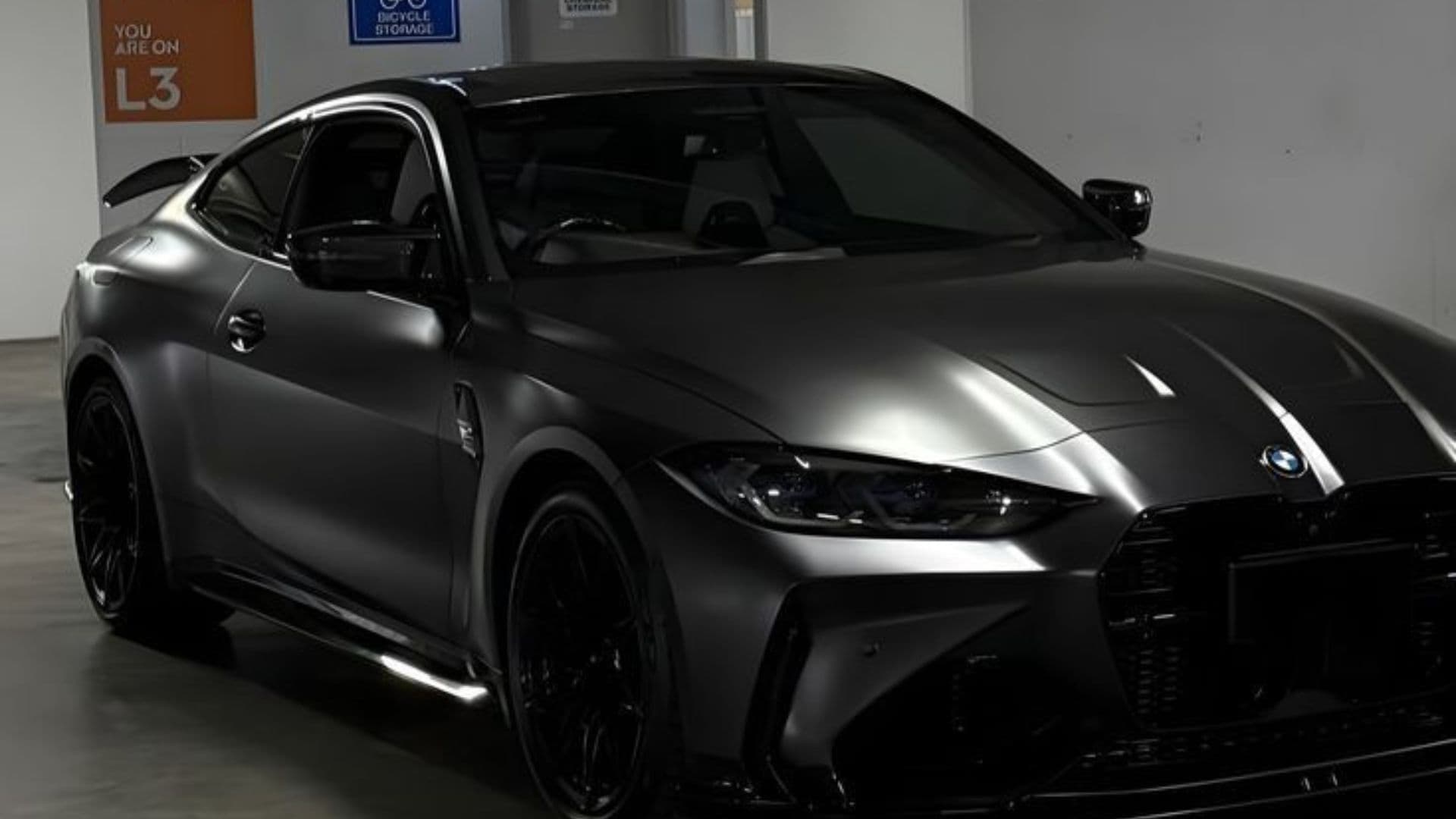 Comment améliorer l'expérience client dans un garage en Suisse